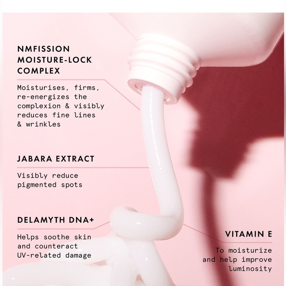 Pure Transforming Facial Cleanser - Picture 3 of 4